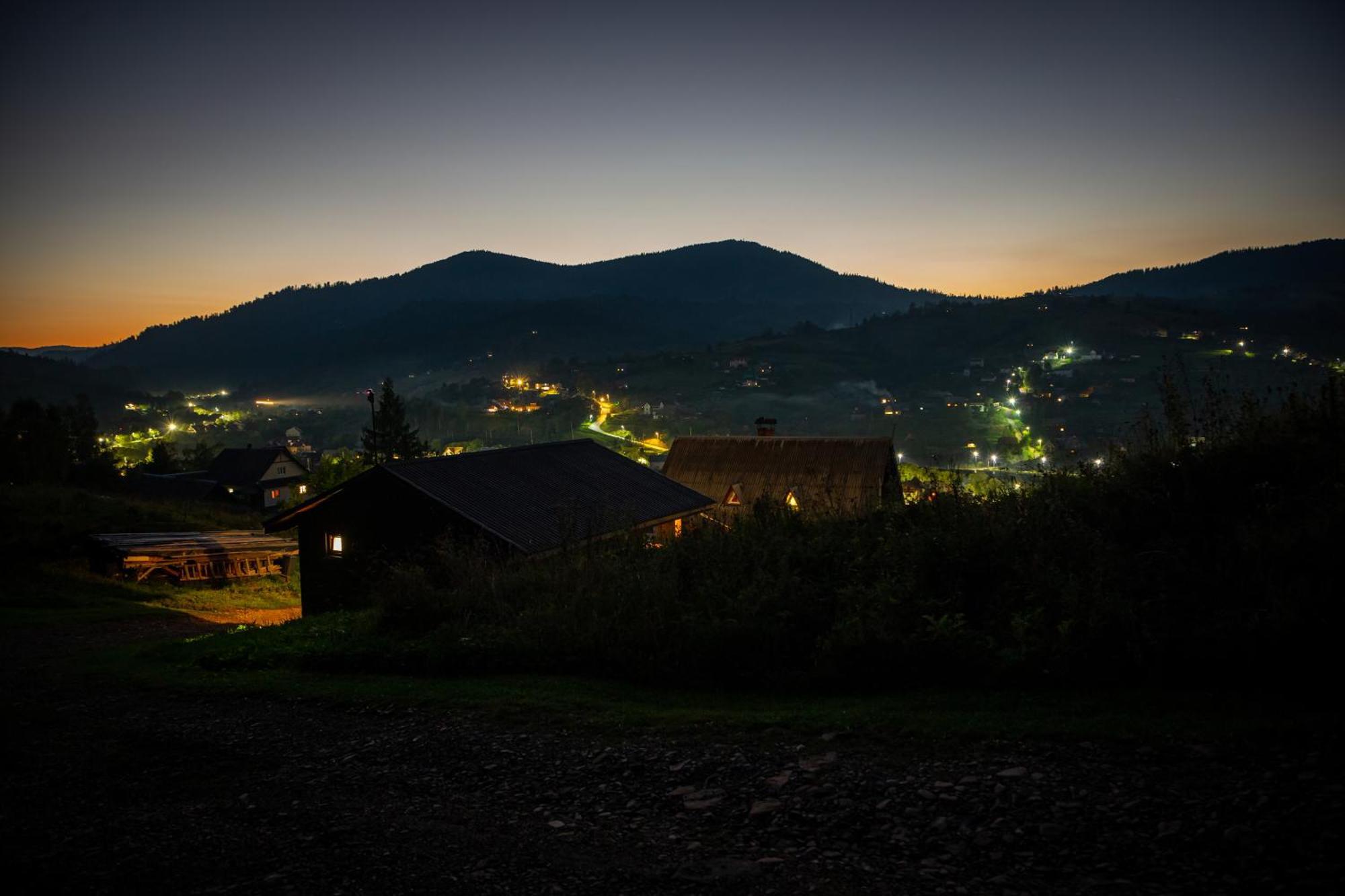 Hotel Lisoviy Zatyshok, Z Vidkrutum Litnim Baseynom à Slavsko Extérieur photo