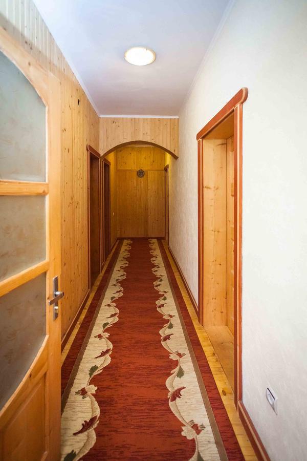 Hotel Lisoviy Zatyshok, Z Vidkrutum Litnim Baseynom à Slavsko Extérieur photo